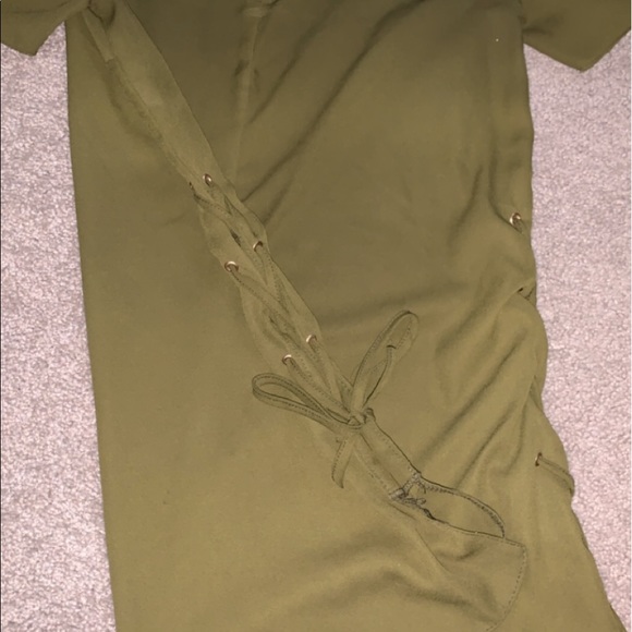Olive green atmosphere top - Picture 2 of 4